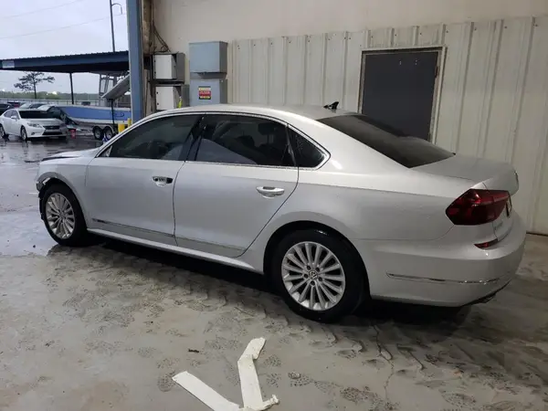 1VWBT7A30HC004350 2017 VOLKSWAGEN PASSAT - Image 2