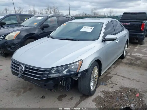 1VWBT7A30HC008401 2017 VOLKSWAGEN PASSAT - Image 2