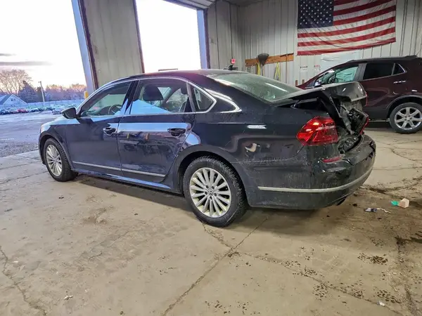 1VWBT7A30HC011718 2017 VOLKSWAGEN PASSAT - Image 2