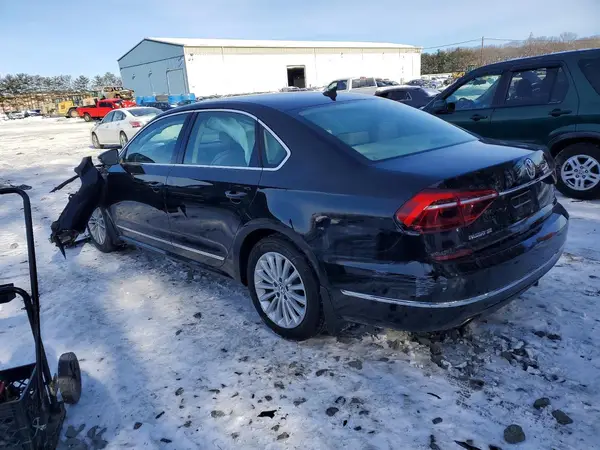 1VWBT7A30HC011850 2017 VOLKSWAGEN PASSAT - Image 2