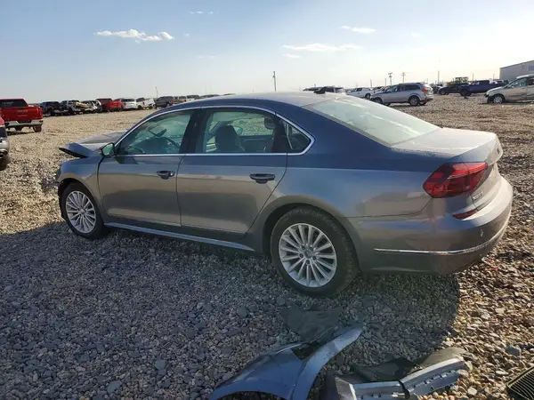 1VWBT7A30HC012433 2017 VOLKSWAGEN PASSAT - Image 2