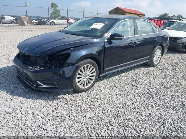 1VWBT7A30HC012450 2017 VOLKSWAGEN PASSAT - Image 2