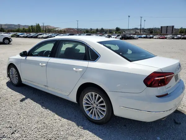 1VWBT7A30HC013663 2017 VOLKSWAGEN PASSAT - Image 2