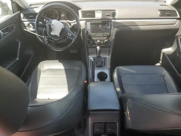 1VWBT7A30HC013663 2017 VOLKSWAGEN PASSAT - Image 8
