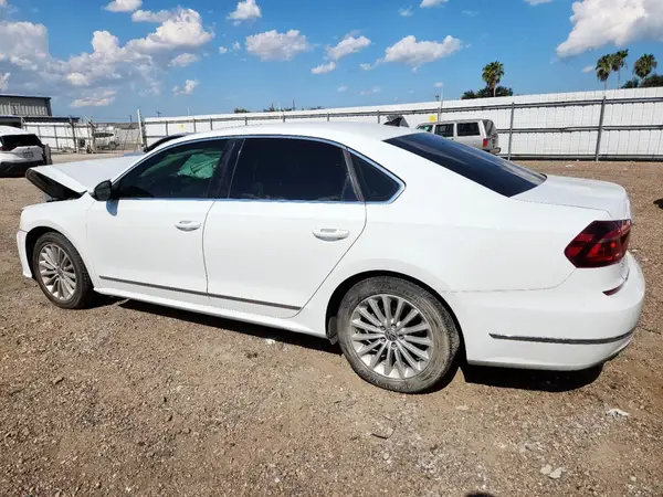 1VWBT7A30HC014229 2017 VOLKSWAGEN PASSAT - Image 2