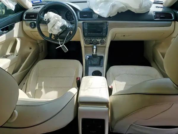 1VWBT7A30HC014229 2017 VOLKSWAGEN PASSAT - Image 8