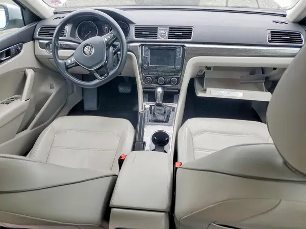 1VWBT7A30HC014909 2017 VOLKSWAGEN PASSAT - Image 8