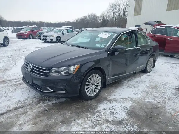 1VWBT7A30HC016014 2017 VOLKSWAGEN PASSAT - Image 2