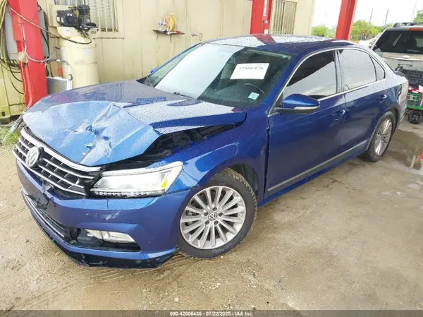1VWBT7A30HC021231 2017 VOLKSWAGEN PASSAT - Image 2