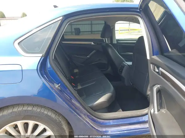 1VWBT7A30HC025070 2017 VOLKSWAGEN PASSAT - Image 8