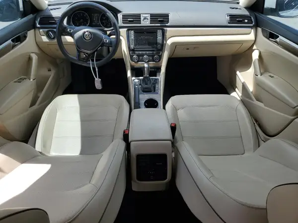 1VWBT7A30HC031287 2017 VOLKSWAGEN PASSAT - Image 8