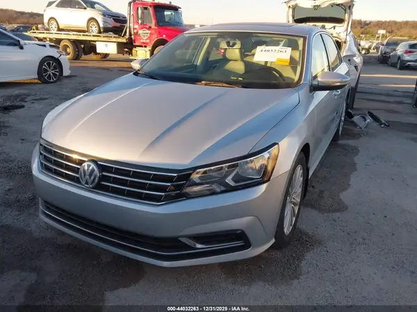1VWBT7A30HC031516 2017 VOLKSWAGEN PASSAT - Image 2