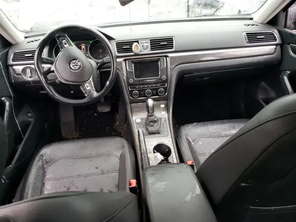 1VWBT7A30HC034383 2017 VOLKSWAGEN PASSAT - Image 8