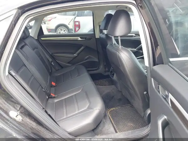 1VWBT7A30HC034559 2017 VOLKSWAGEN PASSAT - Image 8
