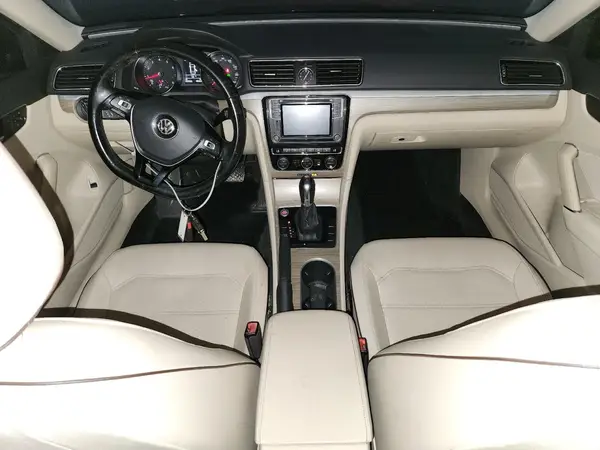 1VWBT7A30HC034738 2017 VOLKSWAGEN PASSAT - Image 8