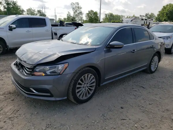 1VWBT7A30HC035596 2017 VOLKSWAGEN PASSAT - Image 1