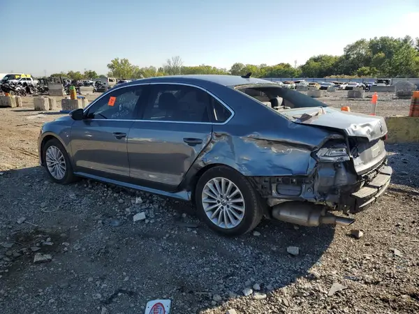 1VWBT7A30HC035999 2017 VOLKSWAGEN PASSAT - Image 2