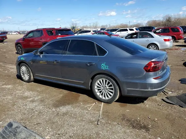 1VWBT7A30HC036621 2017 VOLKSWAGEN PASSAT - Image 2