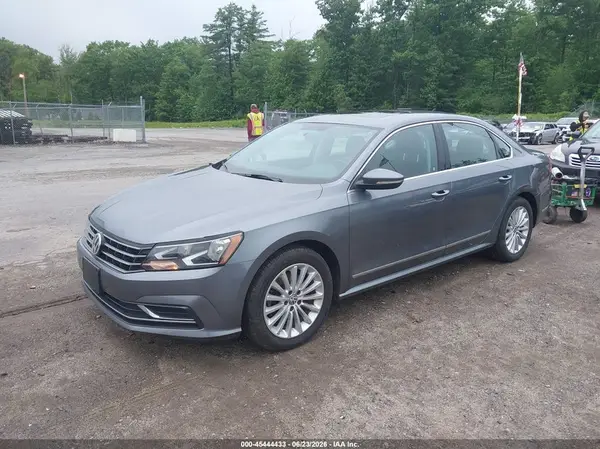 1VWBT7A30HC041088 2017 VOLKSWAGEN PASSAT - Image 2