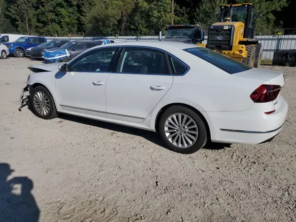 1VWBT7A30HC045190 2017 VOLKSWAGEN PASSAT - Image 2