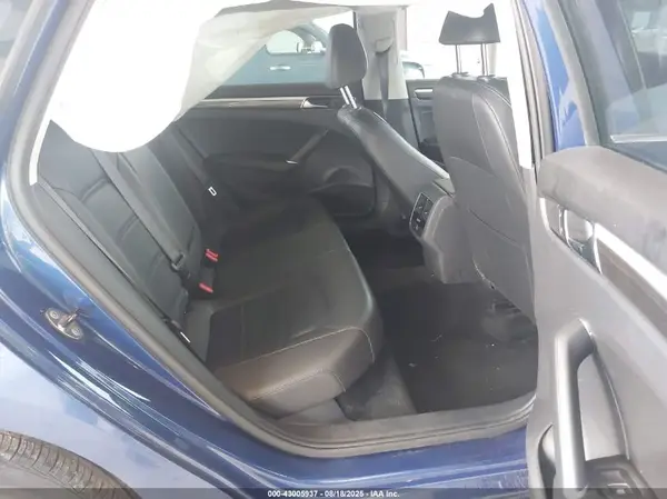 1VWBT7A30HC047151 2017 VOLKSWAGEN PASSAT - Image 8