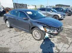1VWBT7A30HC052852 2017 VOLKSWAGEN PASSAT