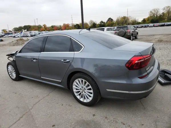 1VWBT7A30HC053208 2017 VOLKSWAGEN PASSAT - Image 2