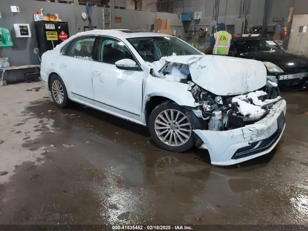 1VWBT7A30HC056657 2017 VOLKSWAGEN PASSAT - Image 1