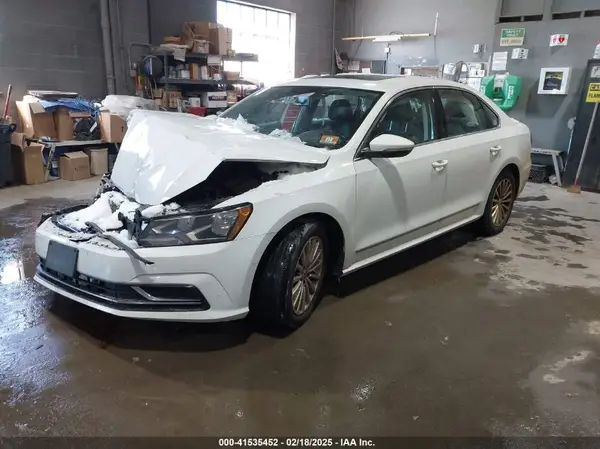 1VWBT7A30HC056657 2017 VOLKSWAGEN PASSAT - Image 2