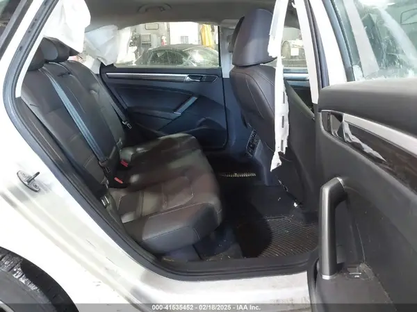 1VWBT7A30HC056657 2017 VOLKSWAGEN PASSAT - Image 8