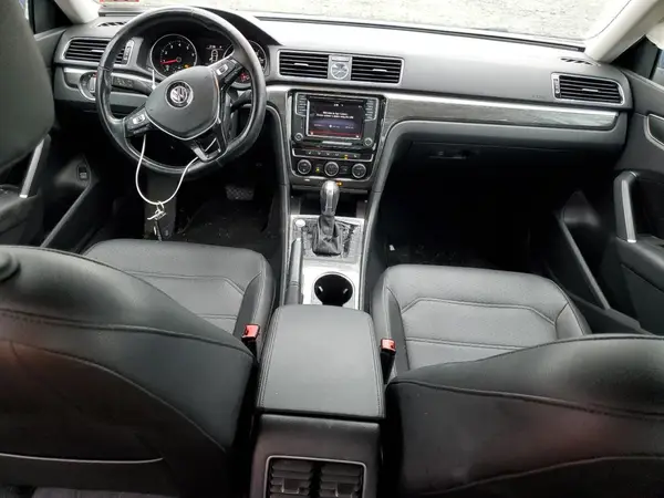 1VWBT7A30HC074298 2017 VOLKSWAGEN PASSAT - Image 8