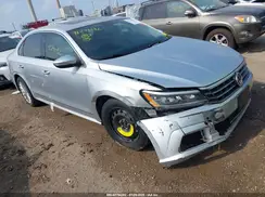 1VWBT7A30HC075032 2017 VOLKSWAGEN PASSAT