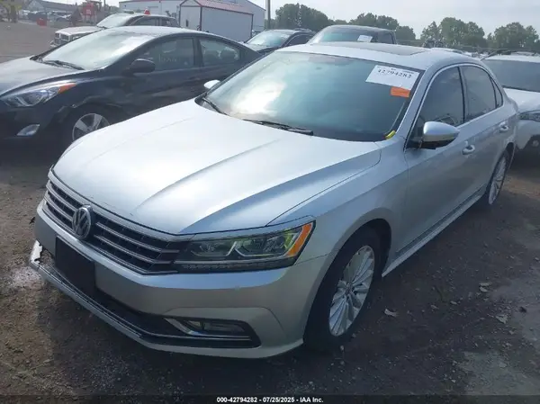 1VWBT7A30HC075032 2017 VOLKSWAGEN PASSAT - Image 2