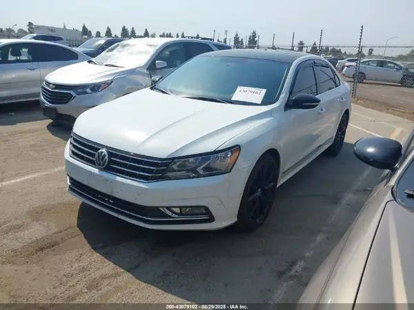 1VWBT7A30HC076035 2017 VOLKSWAGEN PASSAT - Image 2