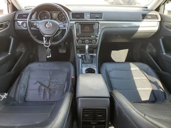 1VWBT7A30HC083065 2017 VOLKSWAGEN PASSAT - Image 8