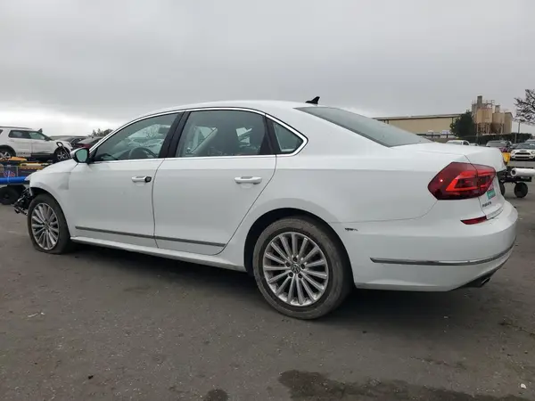 1VWBT7A30HC084085 2017 VOLKSWAGEN PASSAT - Image 2