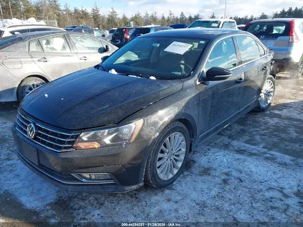 1VWBT7A31GC004663 2016 VOLKSWAGEN PASSAT - Image 2