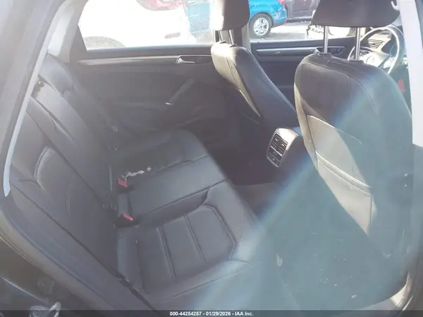 1VWBT7A31GC004663 2016 VOLKSWAGEN PASSAT - Image 8