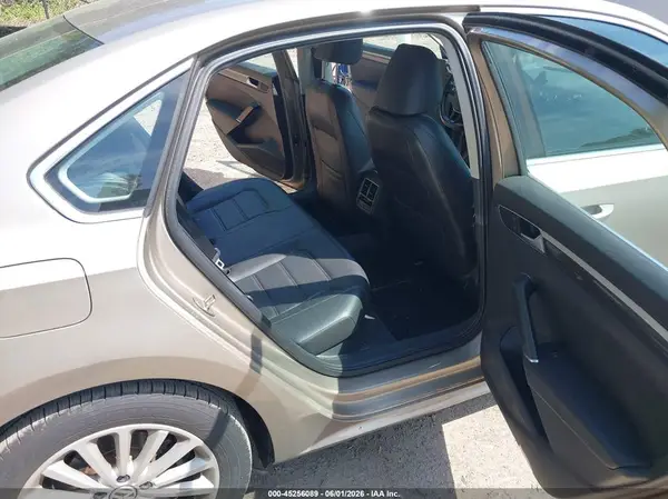 1VWBT7A31GC012018 2016 VOLKSWAGEN PASSAT - Image 8