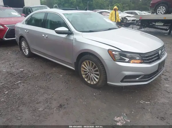 1VWBT7A31GC013024 2016 VOLKSWAGEN PASSAT - Image 1