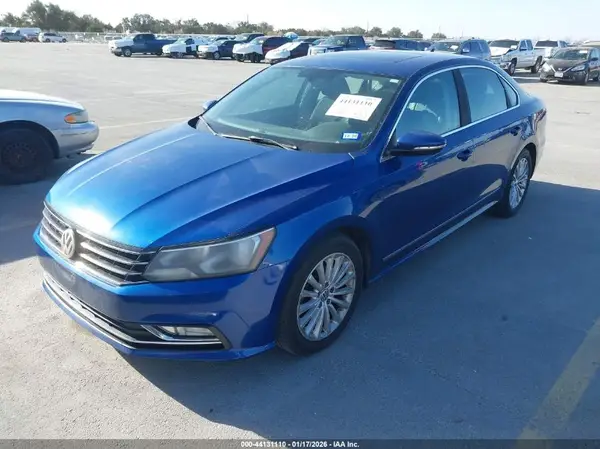1VWBT7A31GC042569 2016 VOLKSWAGEN PASSAT - Image 2