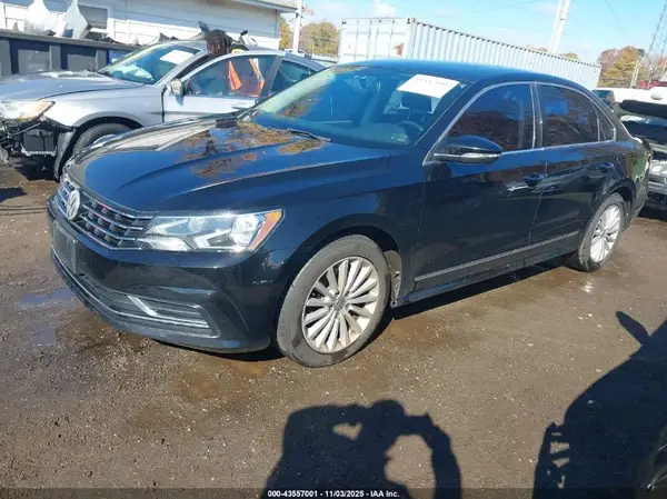 1VWBT7A31GC056147 2016 VOLKSWAGEN PASSAT - Image 2