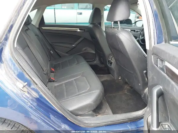 1VWBT7A31HC000694 2017 VOLKSWAGEN PASSAT - Image 8