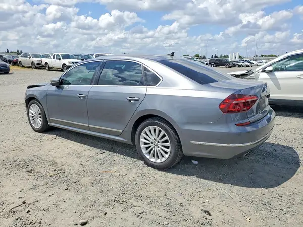 1VWBT7A31HC002087 2017 VOLKSWAGEN PASSAT - Image 2