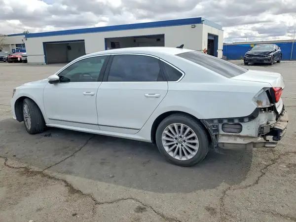 1VWBT7A31HC002218 2017 VOLKSWAGEN PASSAT - Image 2