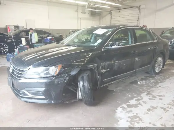 1VWBT7A31HC006754 2017 VOLKSWAGEN PASSAT - Image 2