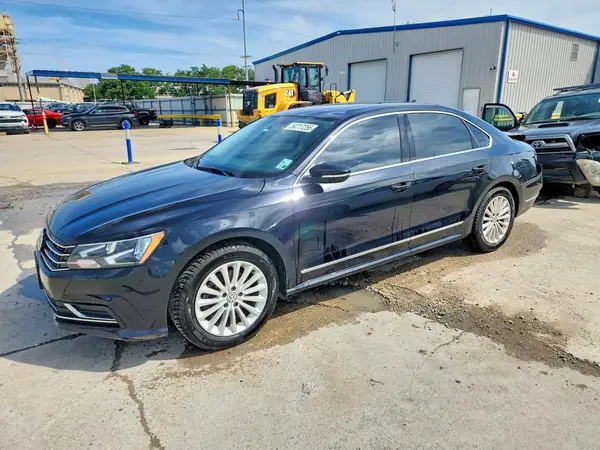 1VWBT7A31HC007340 2017 VOLKSWAGEN PASSAT - Image 1