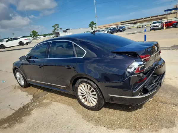 1VWBT7A31HC007340 2017 VOLKSWAGEN PASSAT - Image 2
