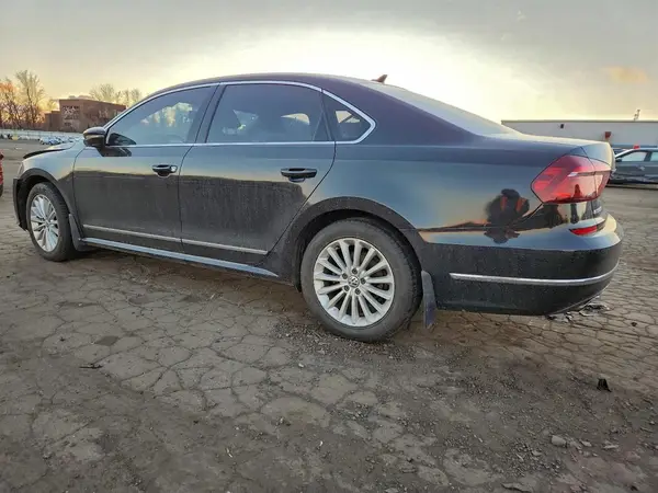 1VWBT7A31HC008522 2017 VOLKSWAGEN PASSAT - Image 2