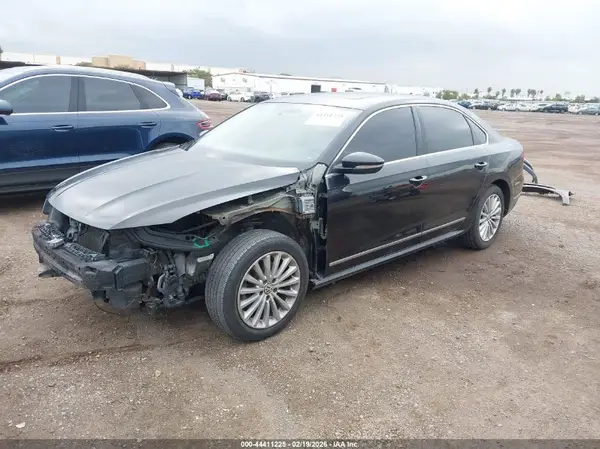 1VWBT7A31HC009380 2017 VOLKSWAGEN PASSAT - Image 2